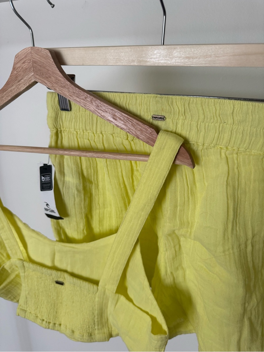 Rip Curl Premium Surf Set NWT Bright Yellow Gauze Crop Top & Shorts - Picture 4 of 4